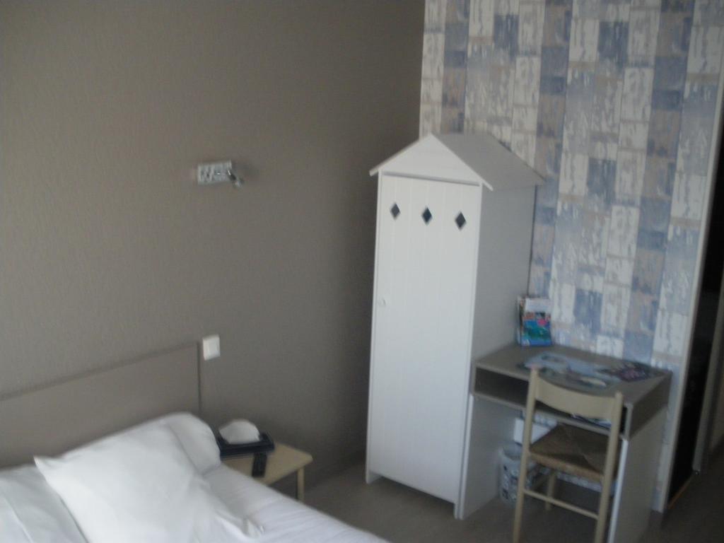 Hotel Du Port Concarneau Cameră foto